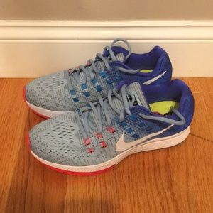 Nike sneakers, lightweight and good for running